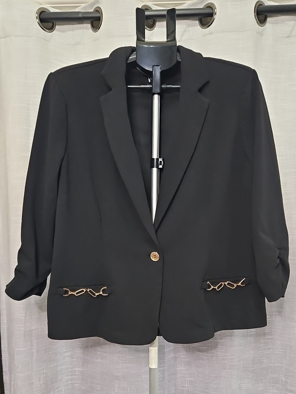Black Single-Button Women's Blazer with Decorative Chain Trim